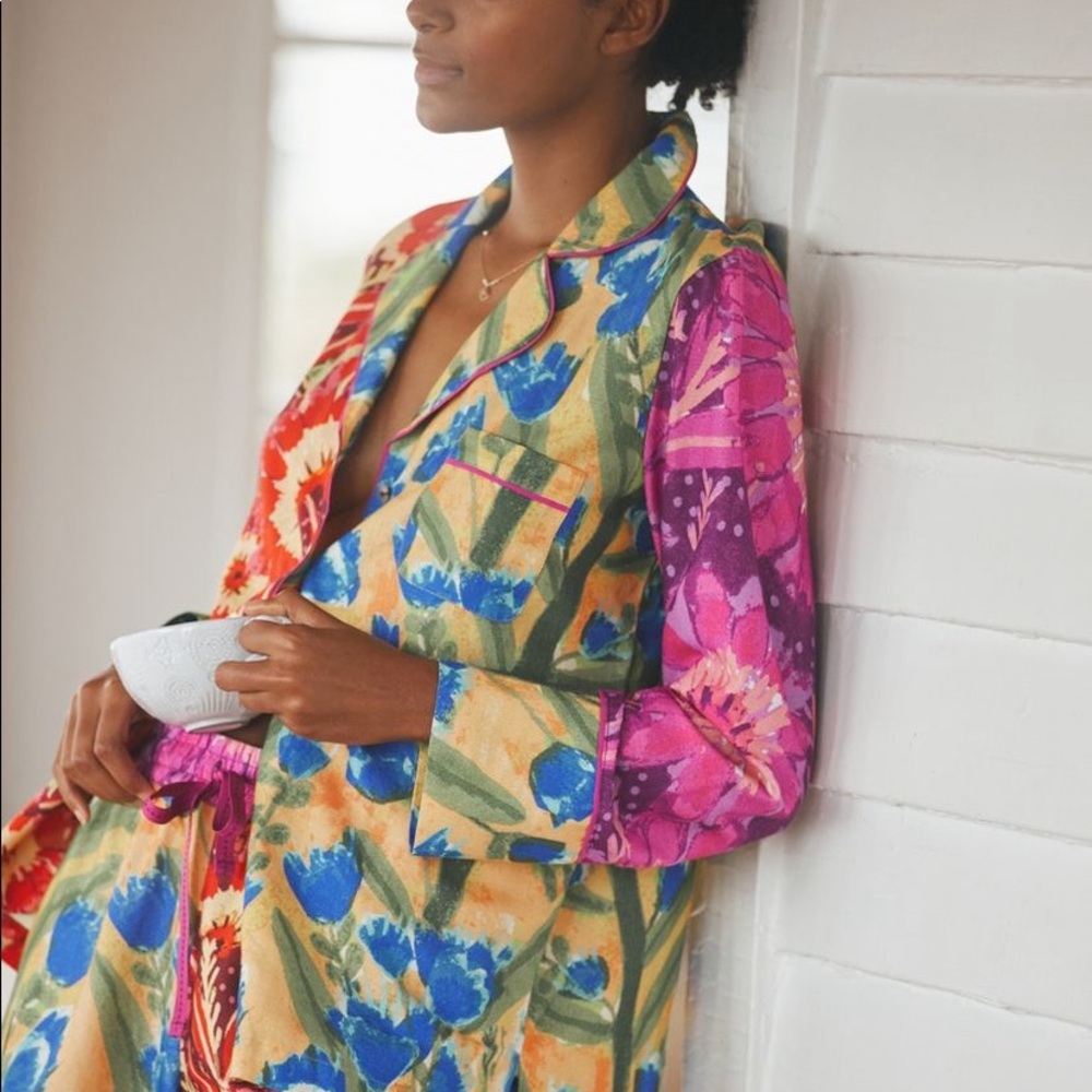 NWT  Roeqiya 2 piece pajama set